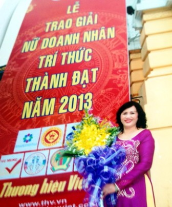 ba-dong-thi-anh-chu-tich-hoi-nu-doanh-nhan-binh-dinh-giam-doc-cong-ty-tnhh-anh-viet-nhan-giai-th
